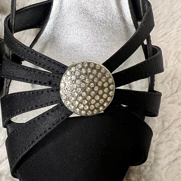 NIB Touch up black satin open toe heel with rhinestones size 8 and 8.5 - Picture 3 of 6